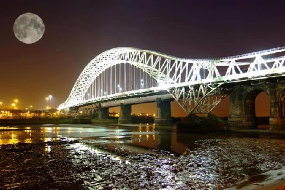 Mersey Hotel Widnes Room photo
