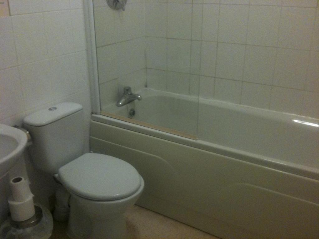 Mersey Hotel Widnes Room photo