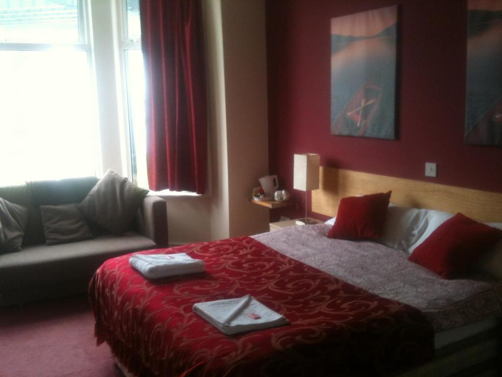 Mersey Hotel Widnes Room photo